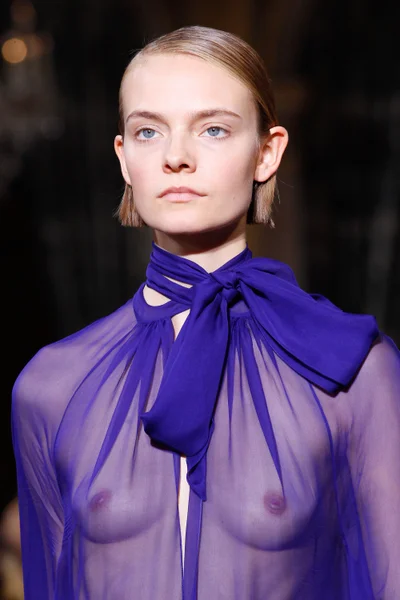 Look 57